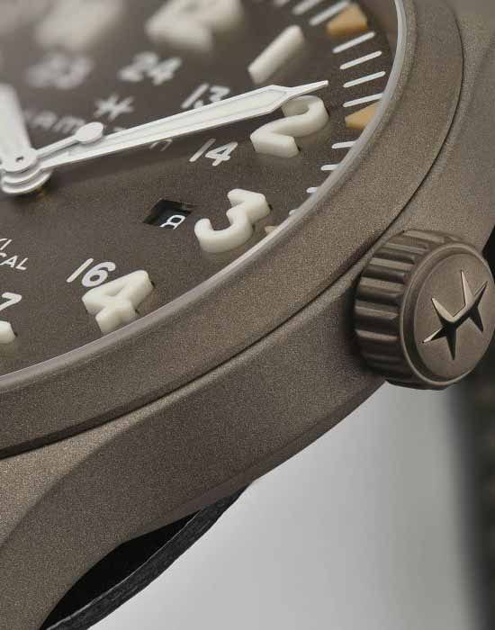 Hamilton H69829560 мужские часы застежка крупным планом
