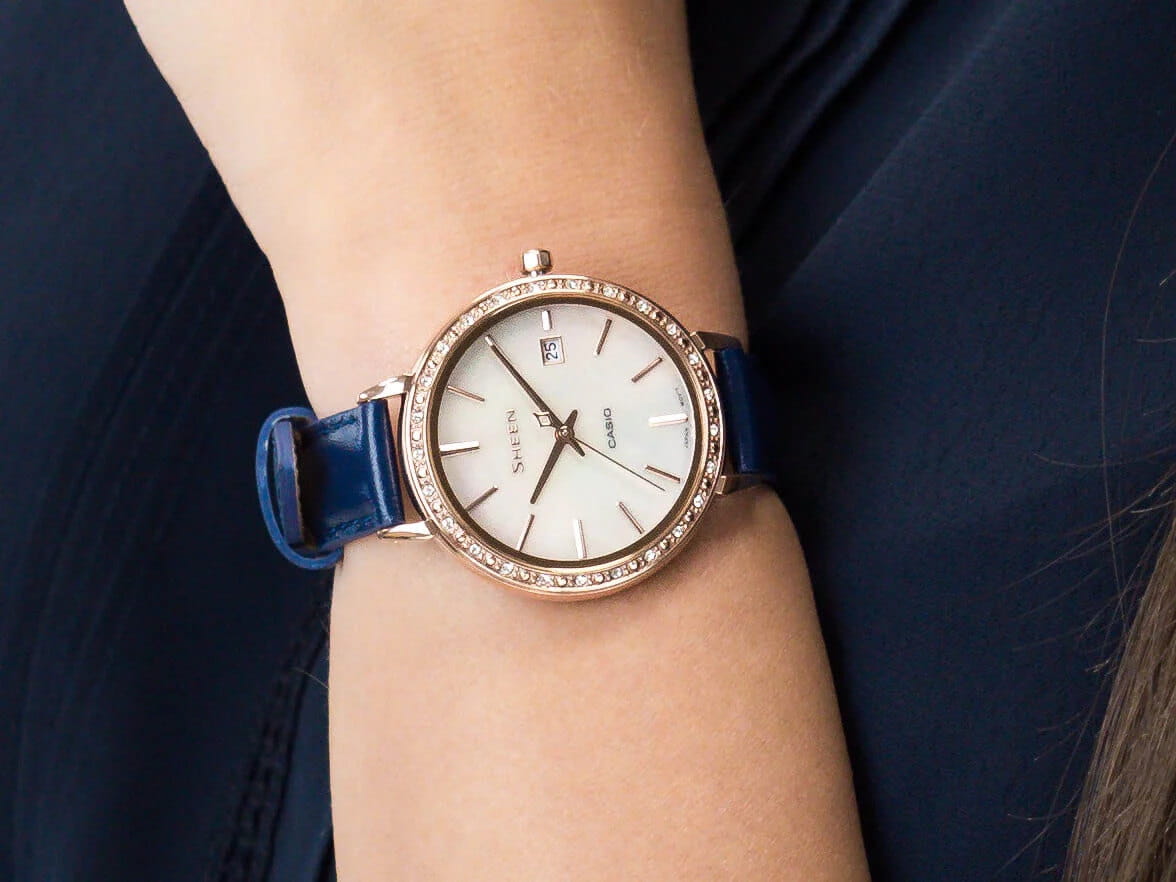 Casio Casio Sheen SHE-4052PGL-7AUEF , наручные женские часы фото под углом