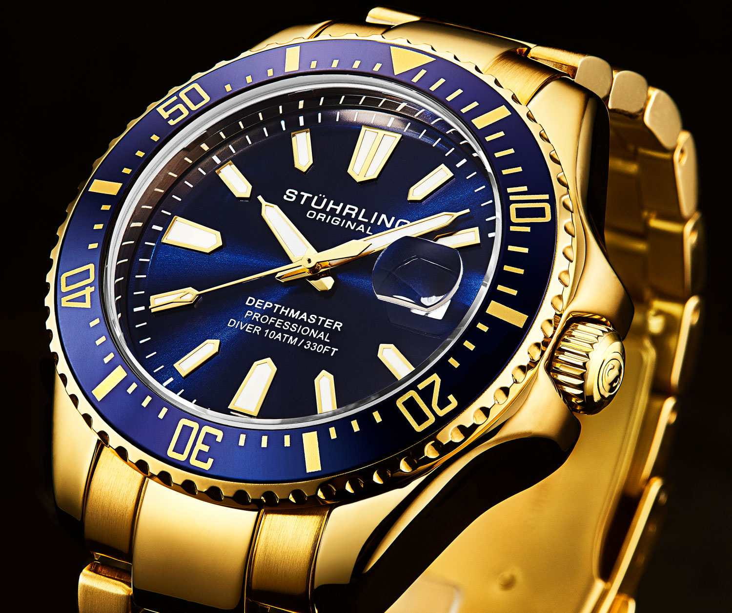 Stuhrling Stuhrling Aquadiver 3950A.8,  сша мужские часы на браслете нержавеющая сталь с pvd-покрытием боковой вид