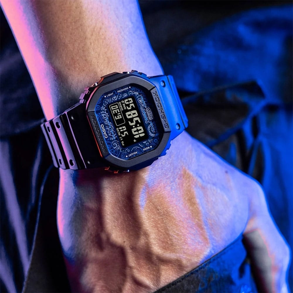 Casio Casio G-Shock GW-B5600BP-1ER лимитированной серии, наручные мужские часы фото под углом