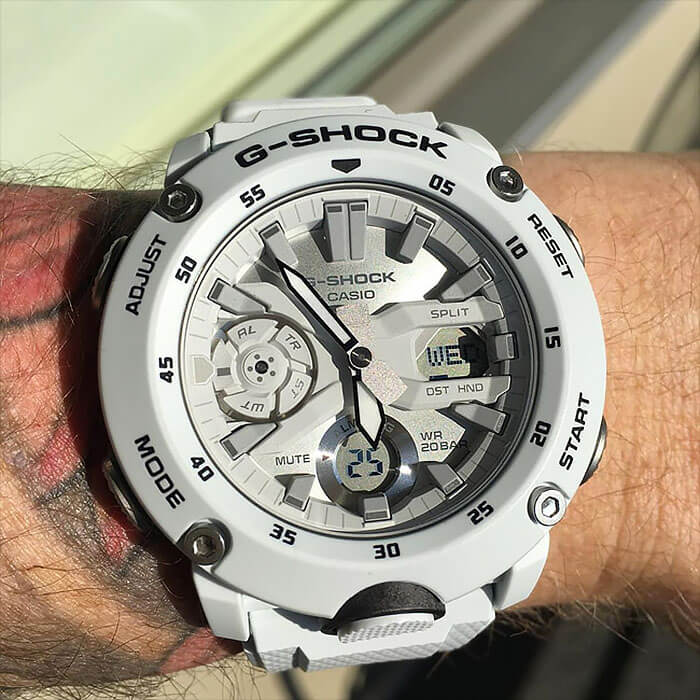 Casio Casio G-Shock GA-2000S-7ADR (GA-2000S-7A) модель GA-2000S-7A япония наручные часы