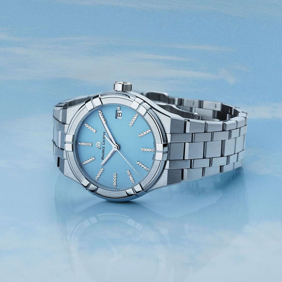 Maurice Lacroix AI1106-SS002-450-1 женские часы застежка крупным планом